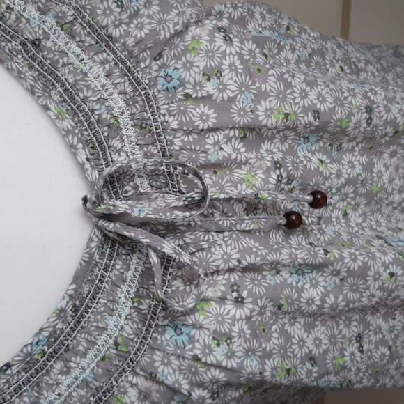 Ruffle Sleeve Top - Picture 4 of 6